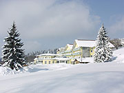 Traumhaft der Anblick im Winter: Sport- und Wellness Hotel Angerhof in Sankt Englmar im Bayerischen Wald ©Hotel Angerhof